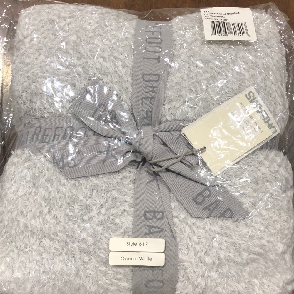 Barefoot Dreams CozyChic Heathered Blanket